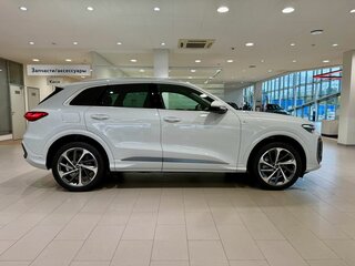 2025 Audi Q5 40 TDI III (GU), белый, 8190000 рублей, вид 4