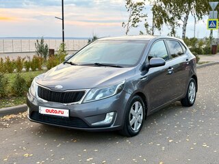 2013 Kia Rio 4-speed III, серый, 840000 рублей, вид 1