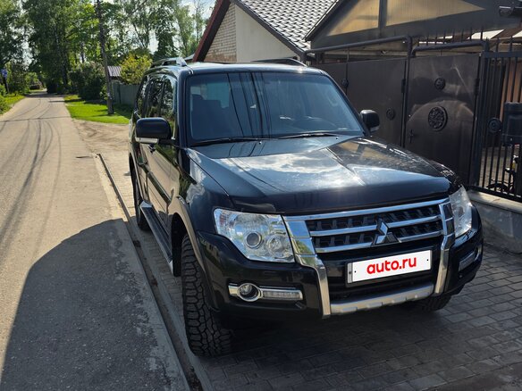 2015 Mitsubishi Pajero IV Рестайлинг 2, чёрный, 2550000 рублей - вид 2
