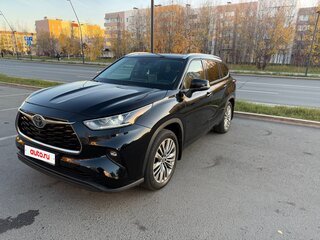 2020 Toyota Highlander IV (XU70), чёрный, 6000000 рублей, вид 2