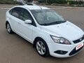 2010 Ford Focus II Рестайлинг, белый, 600000 рублей - вид 2
