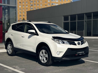 2015 Toyota RAV4 IV (XA40), белый, 1720000 рублей, вид 4