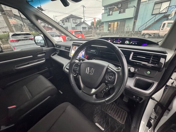 2017 Honda Stepwgn Spada V Рестайлинг, белый, 1700600 рублей - вид 11