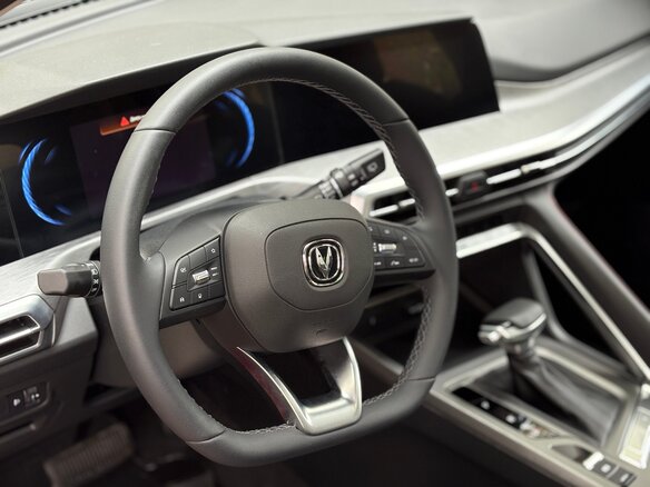 2023 Changan CS35 Plus I Рестайлинг, красный, 1900000 рублей - вид 6