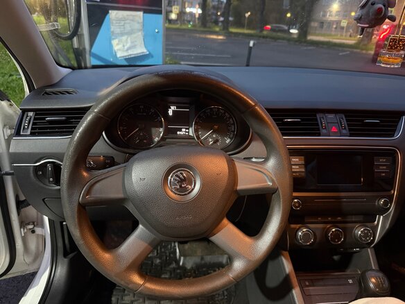 2014 Skoda Octavia III (A7), белый - вид 13