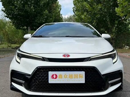 2023 Toyota Corolla Sporty XII (E210) Рестайлинг, белый, 1680000 рублей, вид 2