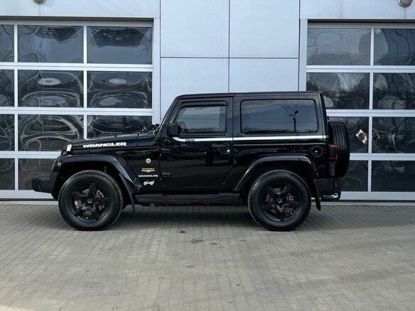 2011 Jeep Wrangler III (JK), чёрный - вид 3