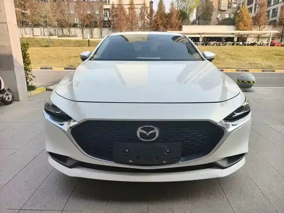 2021 Mazda 3 Axela IV (BP), белый, 1130000 рублей