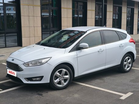 2018 Ford Focus III Рестайлинг, белый, 920000 рублей, вид 1