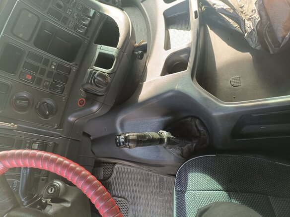 2005 Scania 4-Series, красный, 2400000 рублей - вид 23