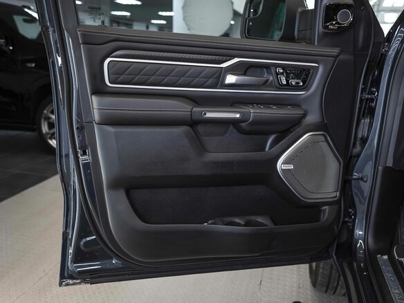 2026 Ram 1500 Crew Cab V Рестайлинг, синий, 9990000 рублей - вид 10