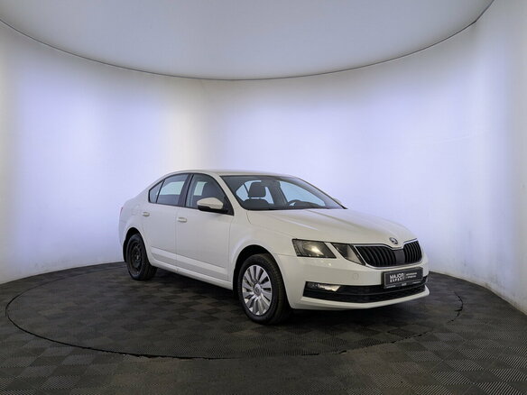 2020 Skoda Octavia III (A7) Рестайлинг, белый - вид 2