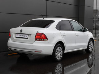 2016 Volkswagen Polo V Рестайлинг, белый, 998000 рублей, вид 5