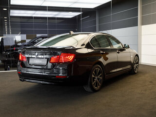 2013 BMW 5 серии 520i VI (F10/F11/F07), чёрный, 2150000 рублей, вид 2