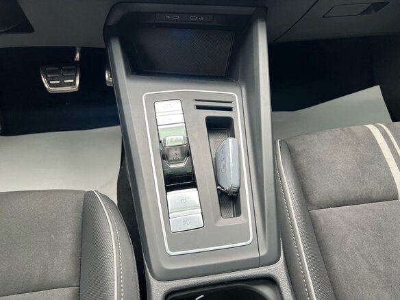 2023 Volkswagen Golf VIII, серый, 1850000 рублей - вид 11