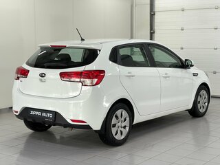 2016 Kia Rio III Рестайлинг, белый, 1154000 рублей, вид 4