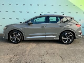 2022 Audi Q4 e-tron 50 quattro I, серый, 3995000 рублей, вид 4