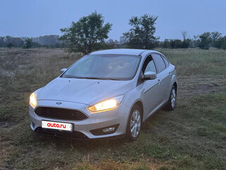 2016 Ford Focus III Рестайлинг, серебристый, 1150000 рублей, вид 2