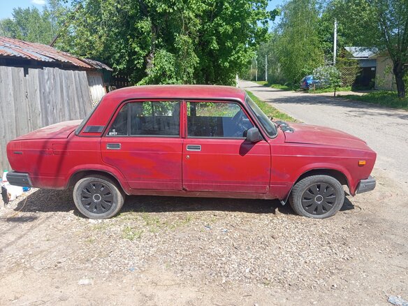 1998 Lada (ВАЗ) 2107, красный, 90000 рублей - вид 3