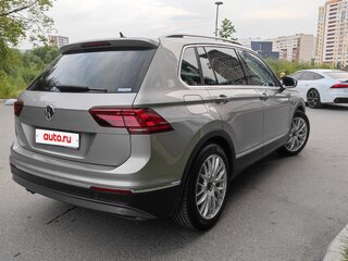 2018 Volkswagen Tiguan II, серый, 2200000 рублей, вид 4