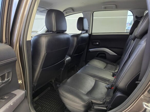 2010 Mitsubishi Outlander II Рестайлинг, коричневый, 999000 рублей - вид 10