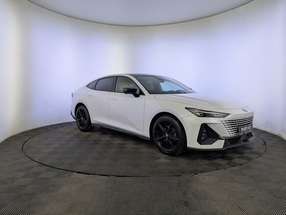 2023 Changan UNI-V I, белый, 2100000 рублей - вид 2