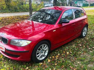 2008 BMW 1 серии 116i I (E81/E82/E87/E88) Рестайлинг, красный, 800000 рублей, вид 3