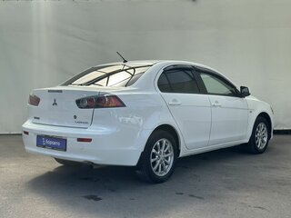 2011 Mitsubishi Lancer X Рестайлинг, белый, 799000 рублей, вид 4