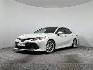 2019 Toyota Camry VIII (XV70), белый, 2450000 рублей, вид 1