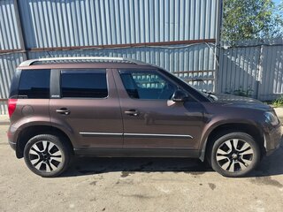 2015 Skoda Yeti I Рестайлинг, коричневый, 1150000 рублей, вид 3