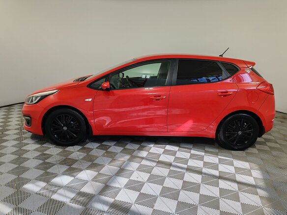 2016 Kia Ceed II Рестайлинг, красный, 1070000 рублей - вид 7