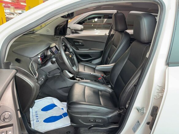 2020 Chevrolet Trax I Рестайлинг, белый, 1700000 рублей - вид 4