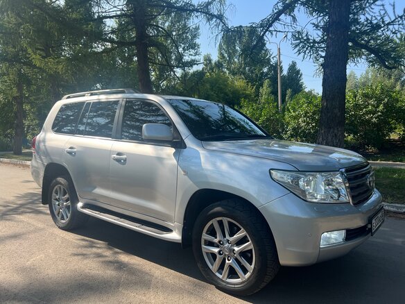 2008 Toyota Land Cruiser 200 Series, серебристый, 4000000 рублей - вид 5