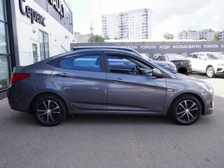 2015 Hyundai Solaris I Рестайлинг, серый, 995000 рублей, вид 4