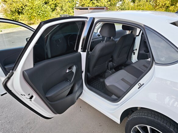 2016 Volkswagen Polo V Рестайлинг, белый, 1050000 рублей - вид 18