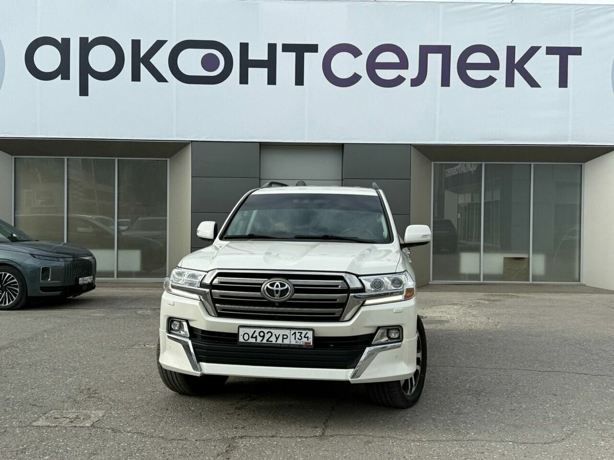 Открыть фотографии: Toyota Land Cruiser 200 Series Рестайлинг 2