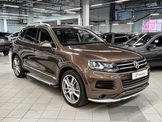 2011 Volkswagen Touareg II, коричневый, 1649000 рублей, вид 2
