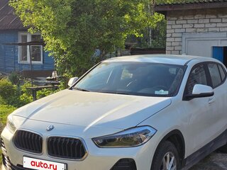 2021 BMW X2 sDrive18i I (F39), белый, 3800000 рублей, вид 1