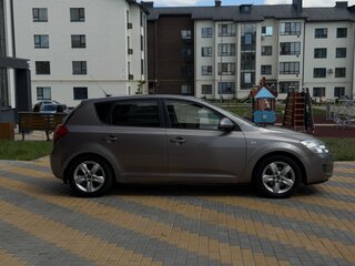 2009 Kia Ceed I, бежевый, 750000 рублей, вид 4