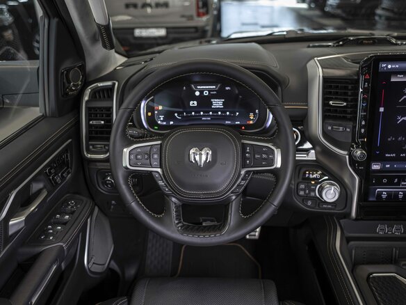 2026 Ram 1500 Crew Cab V Рестайлинг, синий, 9990000 рублей - вид 30