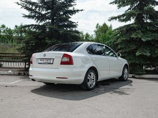2012 Skoda Octavia II (A5) Рестайлинг, белый, 730000 рублей, вид 4