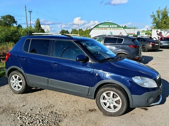 2011 Skoda Fabia Scout II Рестайлинг, синий - вид 2