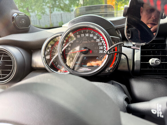 2019 Mini Hatch JCW III (F55/F56) Рестайлинг, серебристый, 3520000 рублей - вид 11