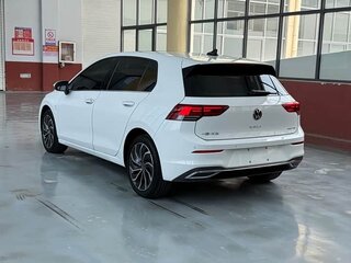 2023 Volkswagen Golf VIII, белый, 1525000 рублей, вид 5
