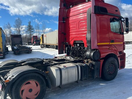 2016 КамАЗ 5490, красный, 2500000 рублей, вид 5