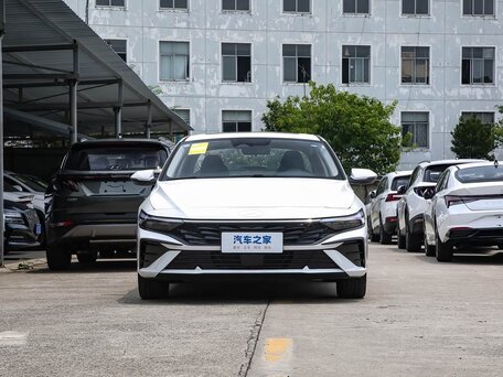 2026 Hyundai Elantra VII (CN7) Рестайлинг, белый, 2070000 рублей, вид 2