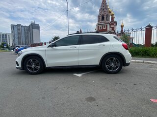 2015 Mercedes-Benz GLA 180 I (X156), белый, 1680000 рублей, вид 2