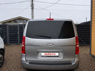 2016 Hyundai H-1 II Рестайлинг, серебристый, 2000000 рублей, вид 3