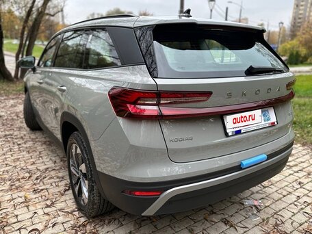 2026 Skoda Kodiaq II, серый, 6097000 рублей, вид 5