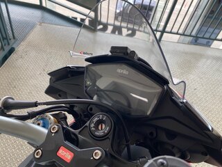 2018 Aprilia Tuono V4, чёрный, 1346000 рублей, вид 4